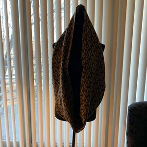 Infinity scarf
